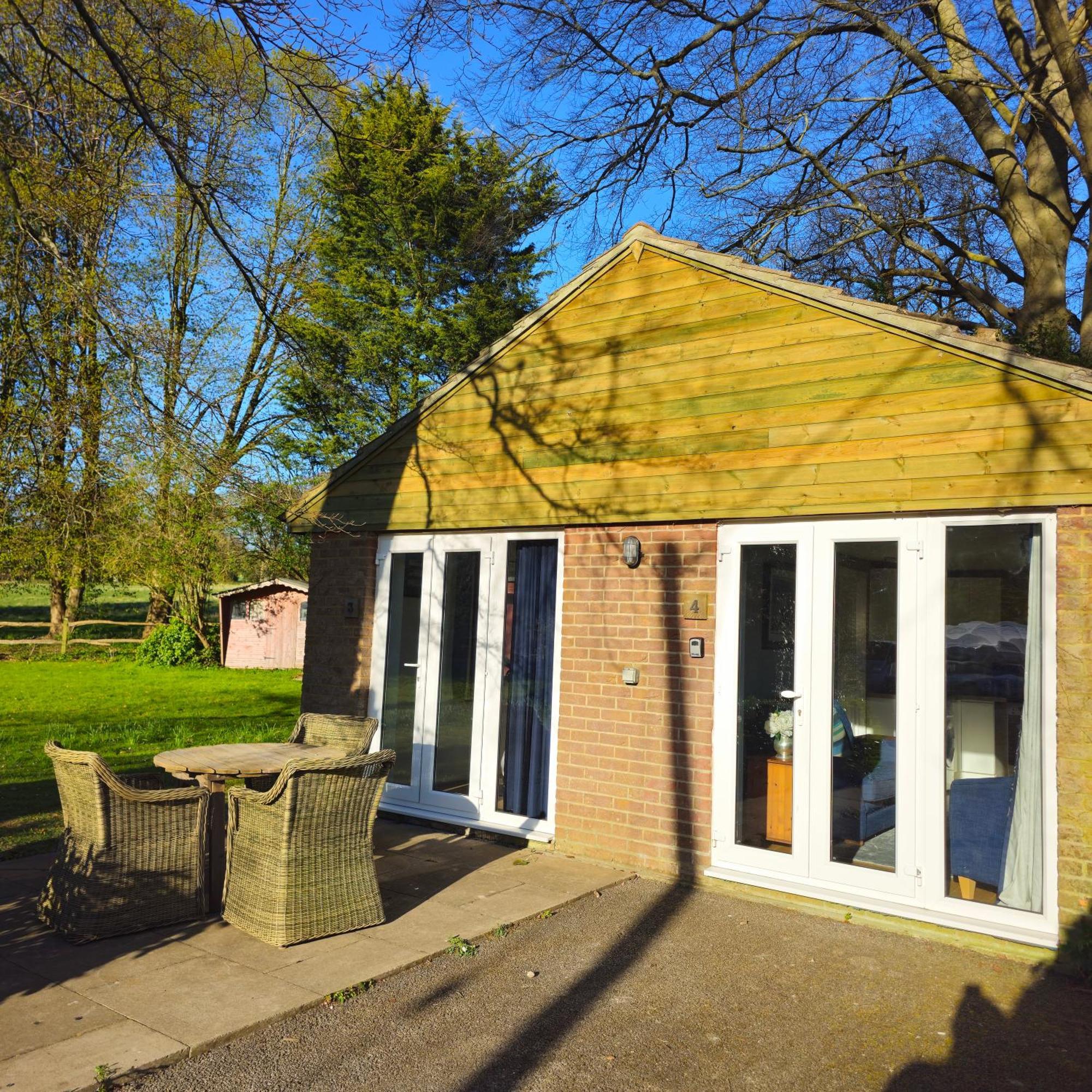 Grandwood House Lodges Chichester Luaran gambar